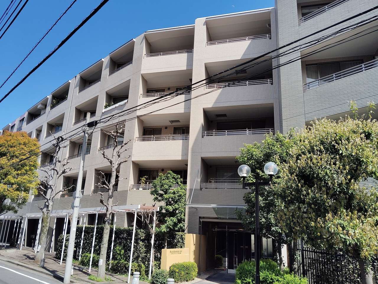 【レジデンシャル・アート代々木公園306号室】お陰様で成約となりました。